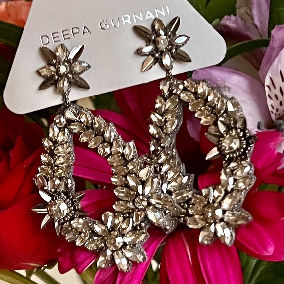 🌺🎉HP🎉🌺 NWT Deepa Gurnani Beaded Crystal Chandeliers - Picture 3 of 16